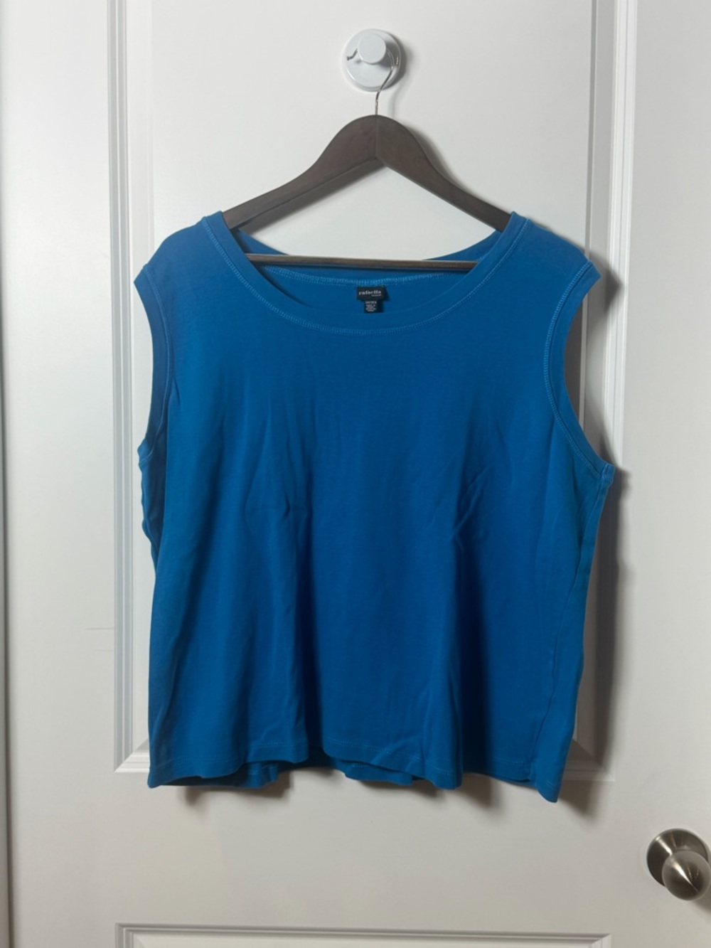 Rafaella Sleeveless Scoop Neck Tank Top